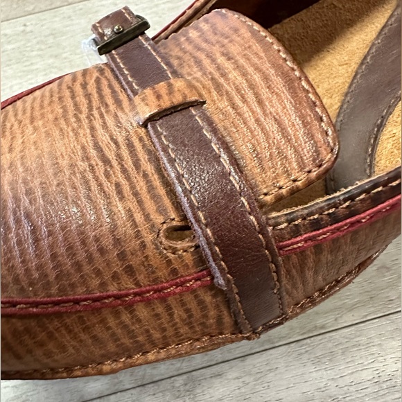 Brown ‘Clarks Artisan Collection’ Wedges - Picture 3 of 6